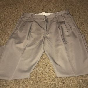 Haggar tan trouser pants. 40x29.